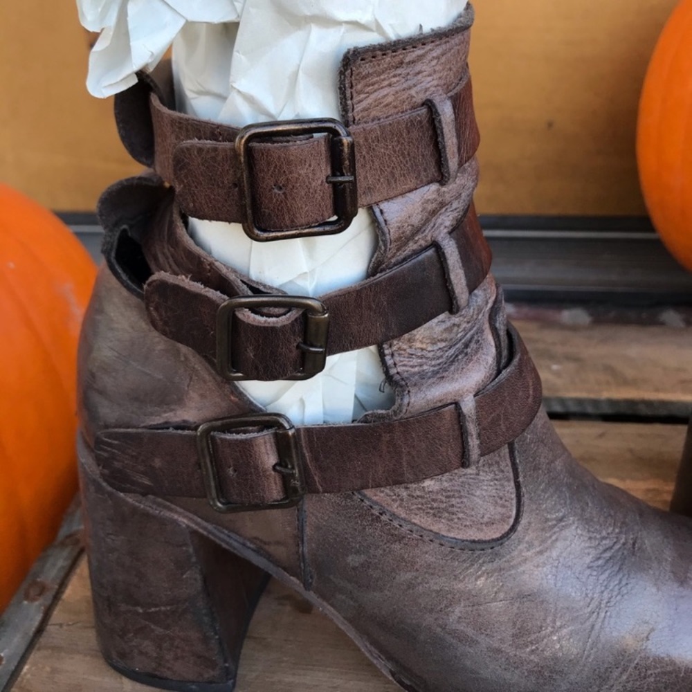 Freebird Teddy Heeled Boots 7 - Picture 11 of 12
